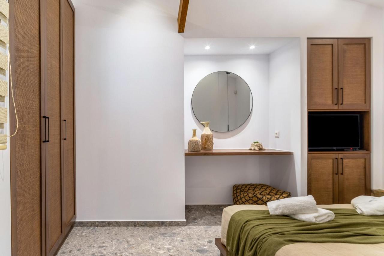 Wave, An Idyllic Seafront Suite By Nirousuites Kokkini Hani Kültér fotó